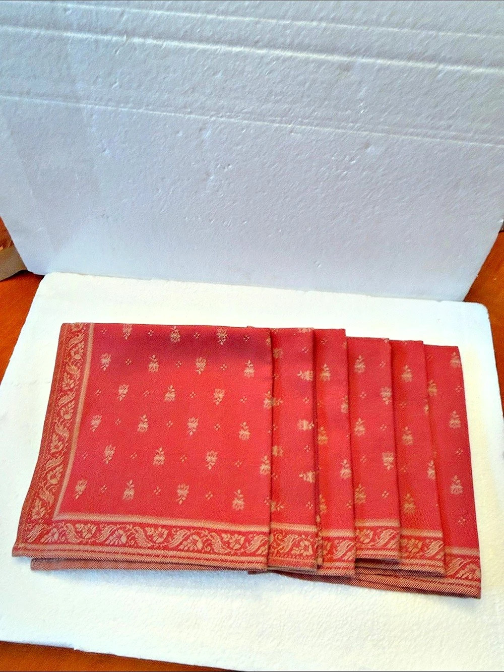 Tissus Toselli Napkin Floral Red & Gold NWT set of 6